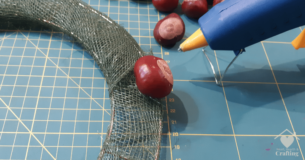 How to Make a Conker Wreath