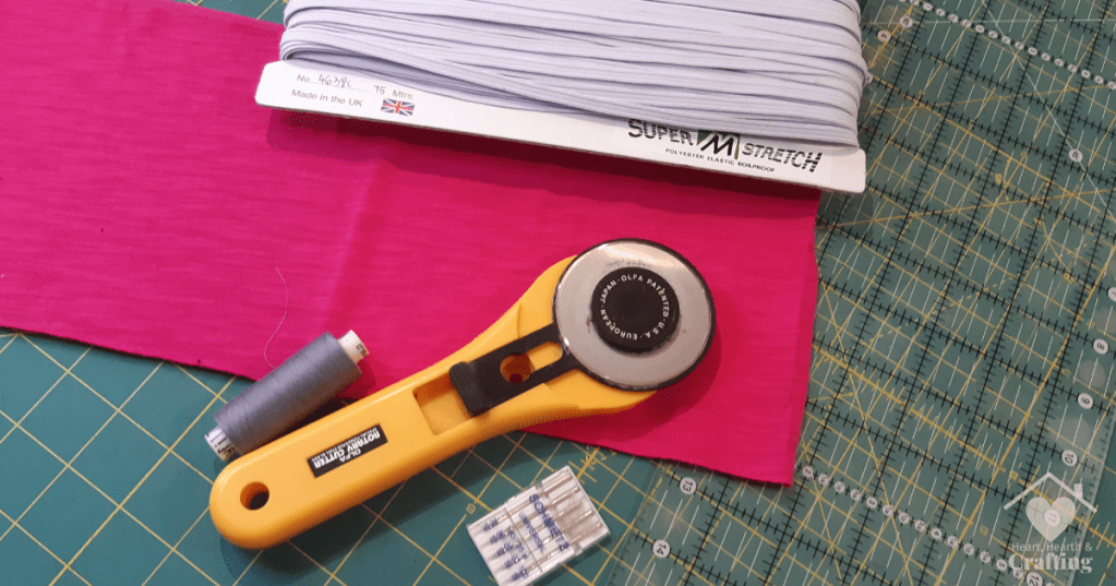 How to Sew a DIY Hair Scrunchie Step 1