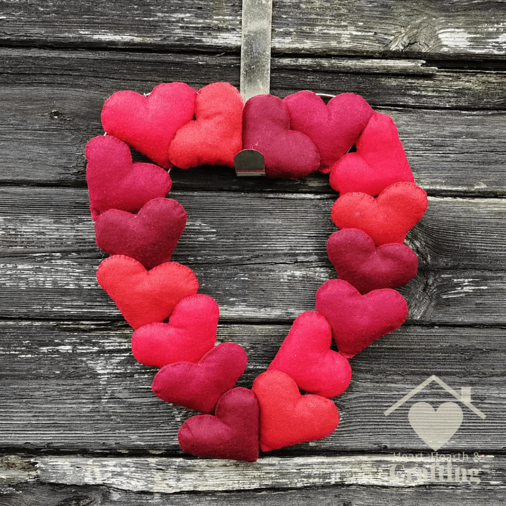 DIY Felt Heart Wreath for Valentines