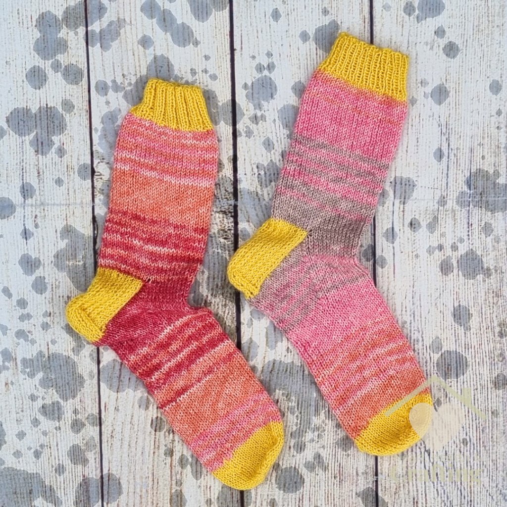 Summer Sunset Ladies' Socks  - Free Knitting Pattern