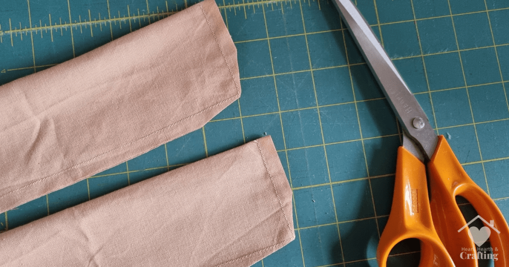 How to Sew a Baby Doll Carrier [Free Sewing Pattern]