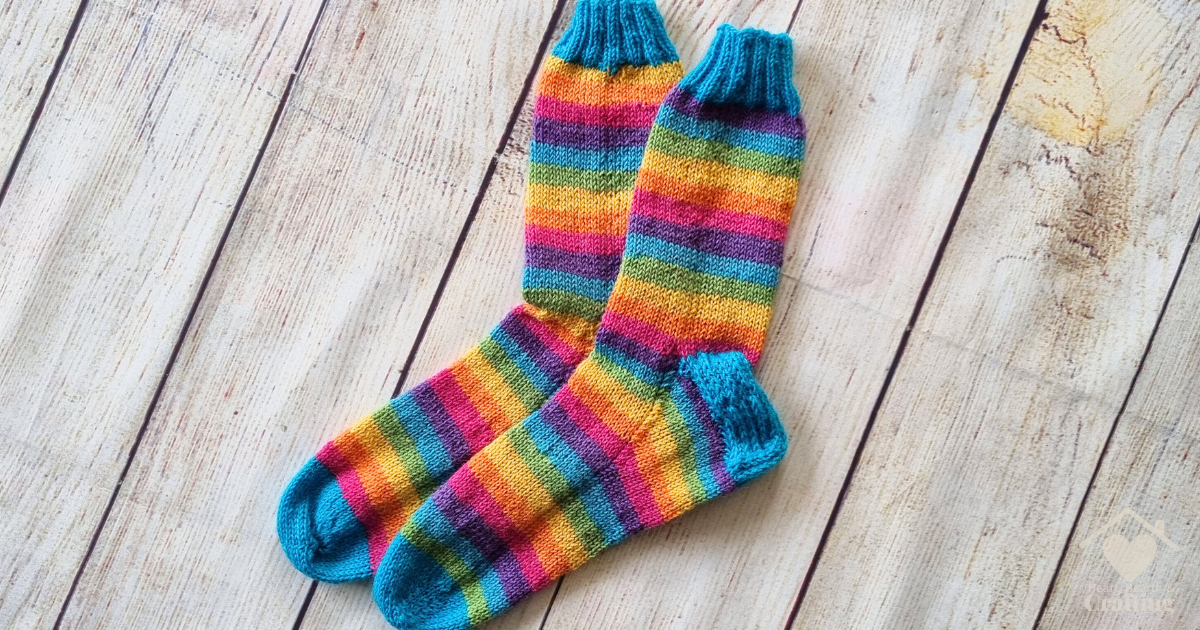 How to Knit Your Own Rainbow Ladies Socks [Free Knitting Pattern]