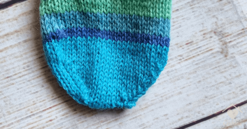 How to Knit Your Own Blue Lagoon Socks [Free Knitting Pattern]