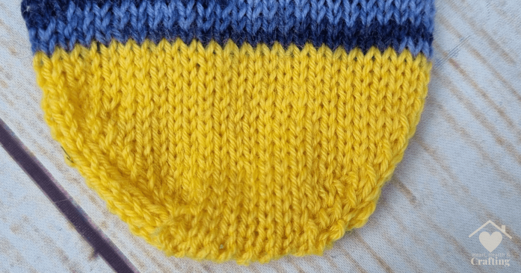 How to Knit Your Own Sunshine Socks [Free Knitting Pattern]