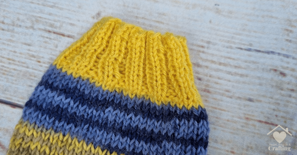 How to Knit Your Own Sunshine Socks [Free Knitting Pattern]